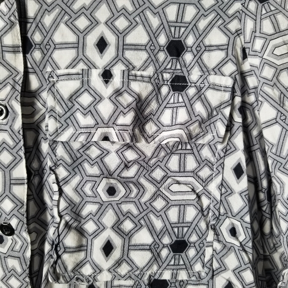 Jessica Simpson Women's Clover Geometric Print Blouse Size XS Gray/Navy - Picture 2 of 16